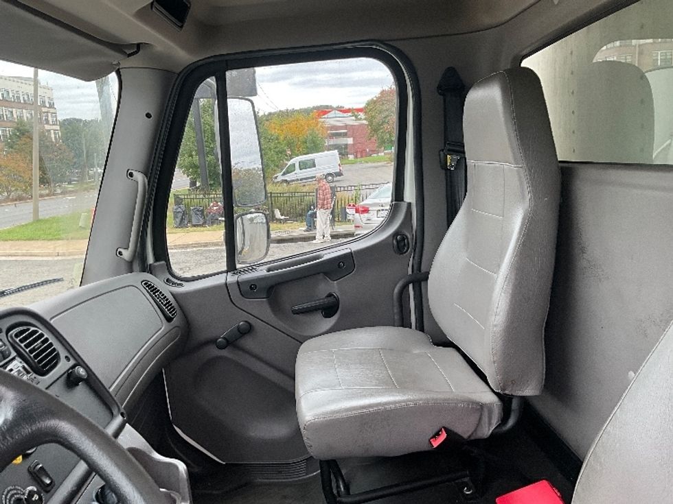 Refrigerated Truck-Light and Medium Duty Trucks-Freightliner-2019-M2-Alexandria-VA-242,965\n\t\tmiles-$ 37,750 - Image 17