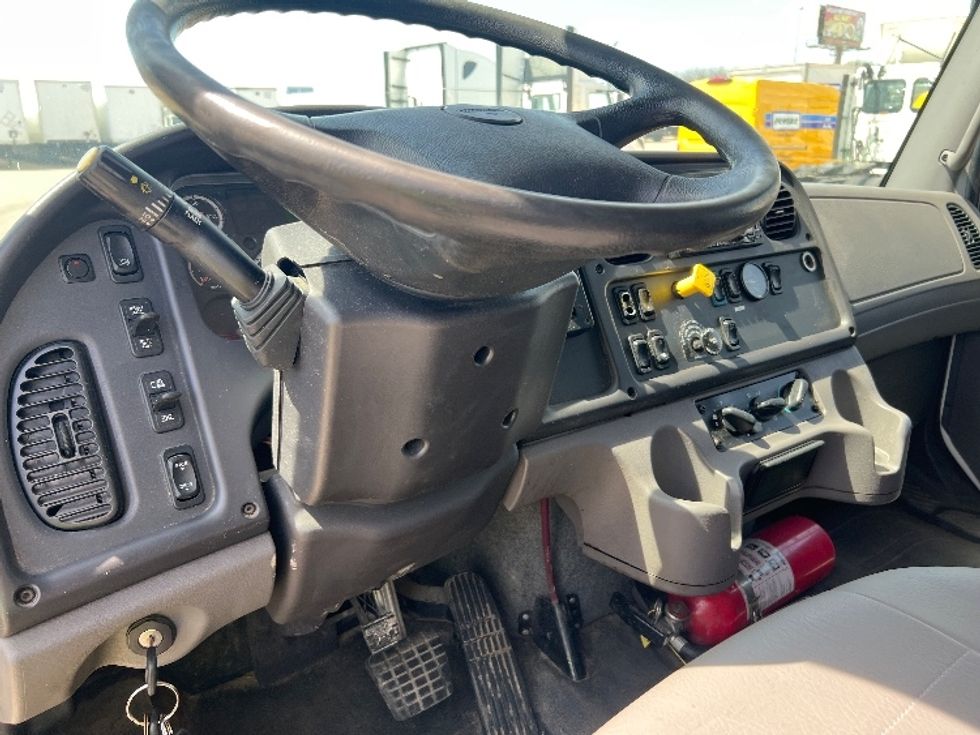 Refrigerated Truck-Light and Medium Duty Trucks-Freightliner-2019-M2-Allen Park-MI-213,234\n\t\tmiles-$ 48,250 - Image 17