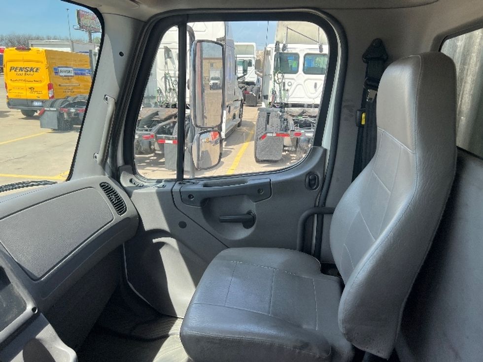 Refrigerated Truck-Light and Medium Duty Trucks-Freightliner-2019-M2-Allen Park-MI-213,234\n\t\tmiles-$ 48,250 - Image 19