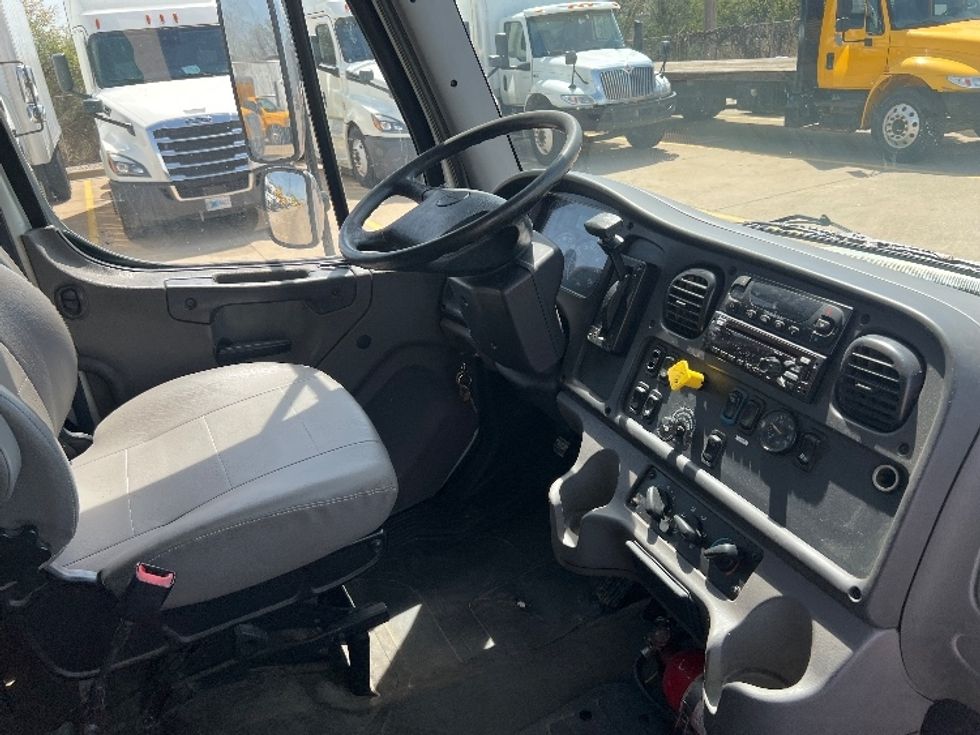 Refrigerated Truck-Light and Medium Duty Trucks-Freightliner-2019-M2-Allen Park-MI-213,234\n\t\tmiles-$ 48,250 - Image 22