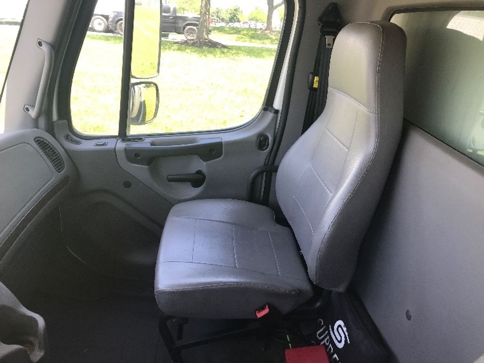 Refrigerated Truck-Light and Medium Duty Trucks-Freightliner-2019-M2-Allentown-PA-165,649\n\t\tmiles-$ 42,500 - Image 19