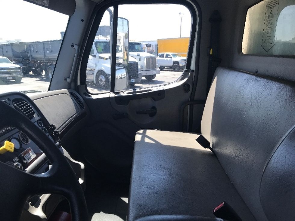 Refrigerated Truck-Light and Medium Duty Trucks-Freightliner-2019-M2-Anaheim-CA-158,289\n\t\tmiles-$ 65,000 - Image 19
