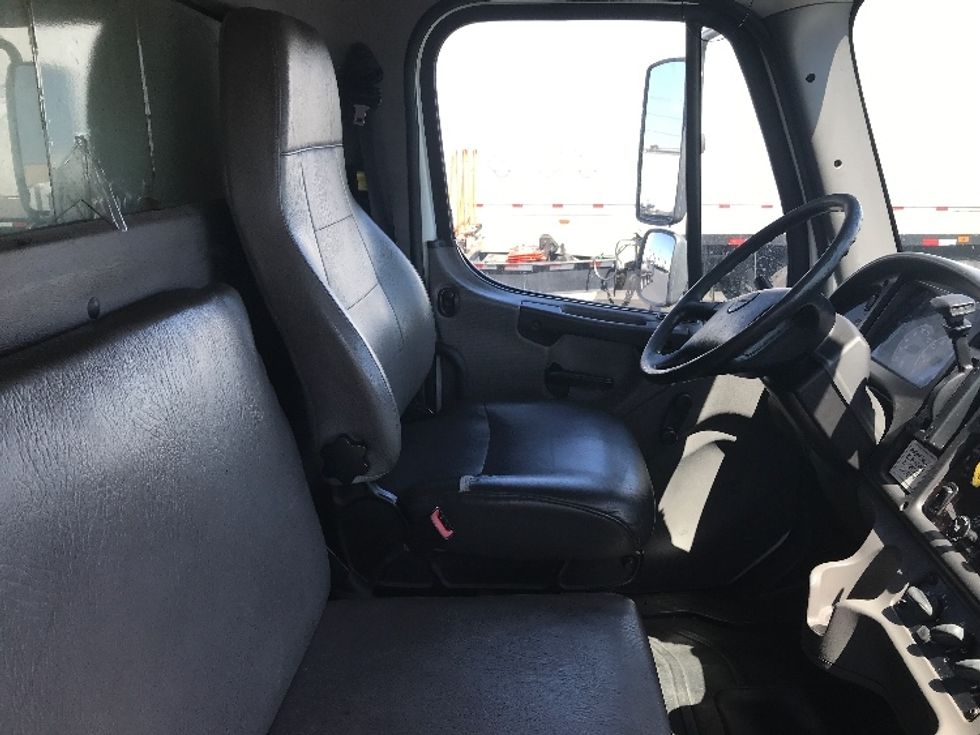 Refrigerated Truck-Light and Medium Duty Trucks-Freightliner-2019-M2-Anaheim-CA-158,289\n\t\tmiles-$ 65,000 - Image 22