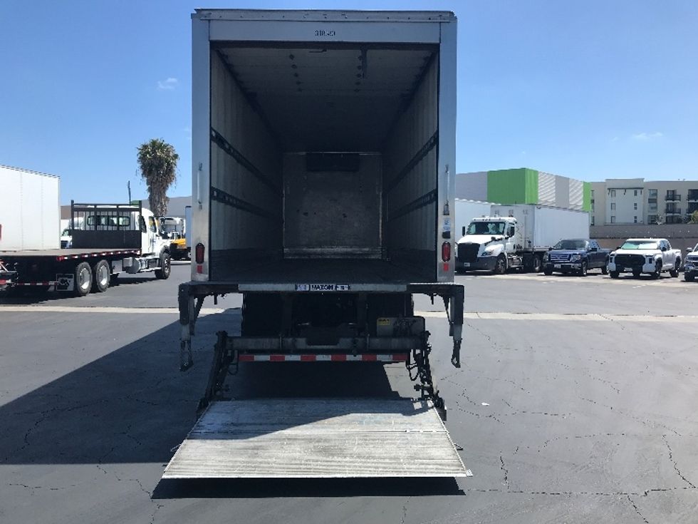 Refrigerated Truck-Light and Medium Duty Trucks-Freightliner-2019-M2-Anaheim-CA-158,289\n\t\tmiles-$ 65,000 - Image 9