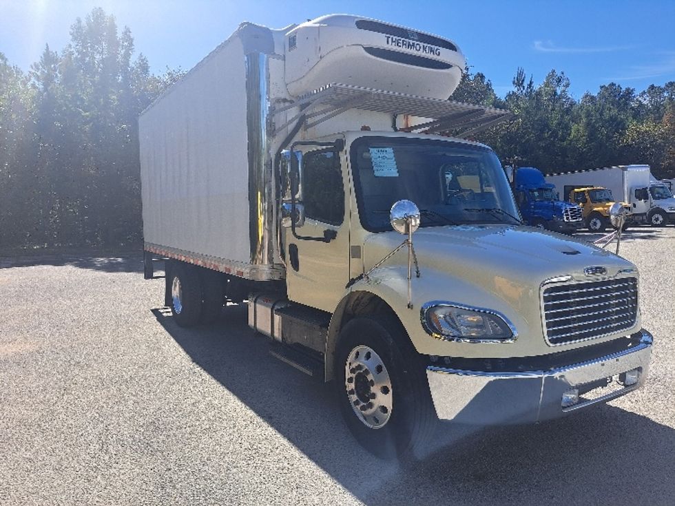Refrigerated Truck-Light and Medium Duty Trucks-Freightliner-2019-M2-Atlanta-GA-117,456\n\t\tmiles-$ 57,750 - Image 1
