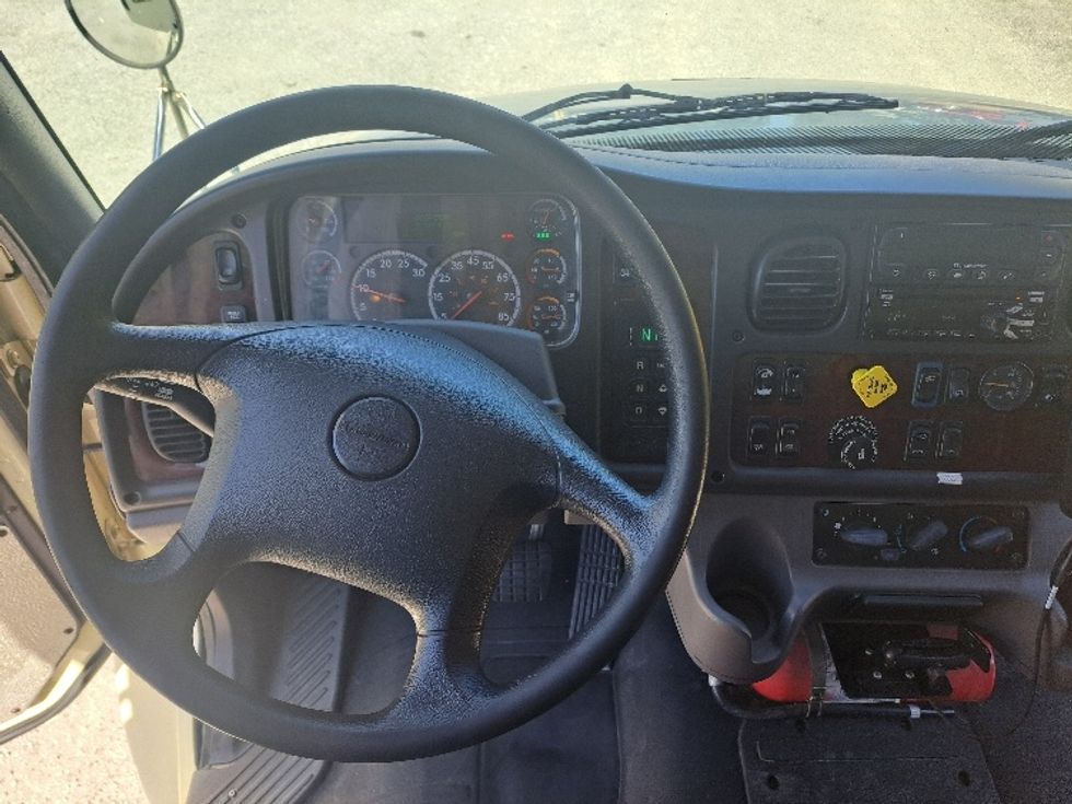 Refrigerated Truck-Light and Medium Duty Trucks-Freightliner-2019-M2-Atlanta-GA-117,456\n\t\tmiles-$ 57,750 - Image 17