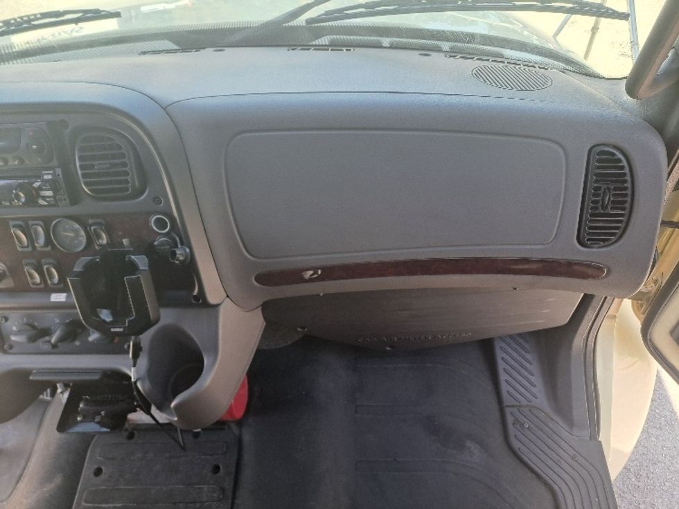 Refrigerated Truck-Light and Medium Duty Trucks-Freightliner-2019-M2-Atlanta-GA-117,456\n\t\tmiles-$ 57,750 - Image 20