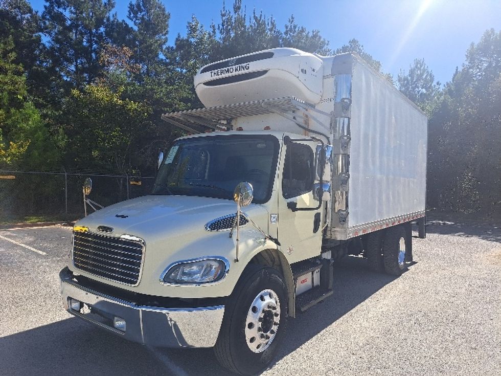 Refrigerated Truck-Light and Medium Duty Trucks-Freightliner-2019-M2-Atlanta-GA-117,456\n\t\tmiles-$ 57,750 - Image 3