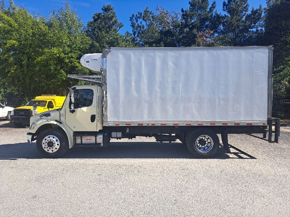 Refrigerated Truck-Light and Medium Duty Trucks-Freightliner-2019-M2-Atlanta-GA-117,456\n\t\tmiles-$ 57,750 - Image 4
