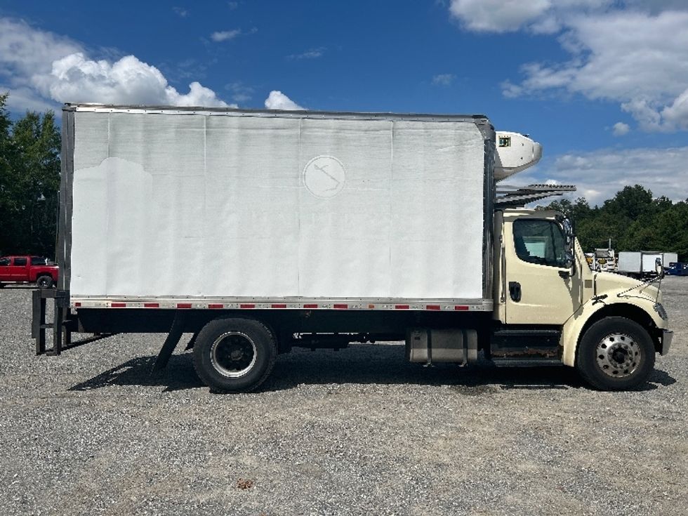 Refrigerated Truck-Light and Medium Duty Trucks-Freightliner-2019-M2-Atlanta-GA-127,263\n\t\tmiles-$ 56,000 - Image 14