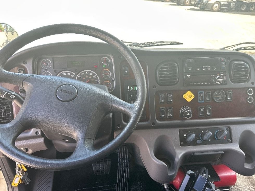 Refrigerated Truck-Light and Medium Duty Trucks-Freightliner-2019-M2-Atlanta-GA-127,263\n\t\tmiles-$ 56,000 - Image 17