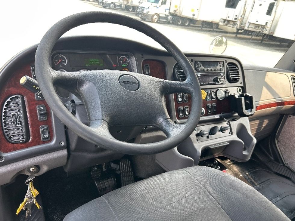 Refrigerated Truck-Light and Medium Duty Trucks-Freightliner-2019-M2-Atlanta-GA-183,677\n\t\tmiles-$ 47,500 - Image 16