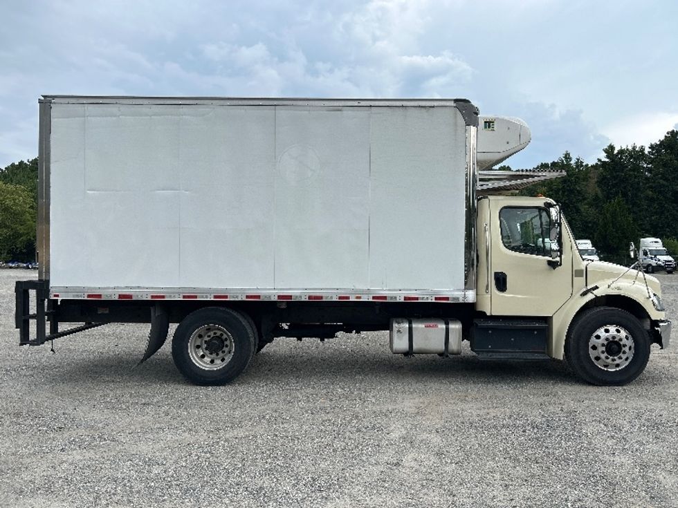 Refrigerated Truck-Light and Medium Duty Trucks-Freightliner-2019-M2-Atlanta-GA-202,233\n\t\tmiles-$ 40,000 - Image 14