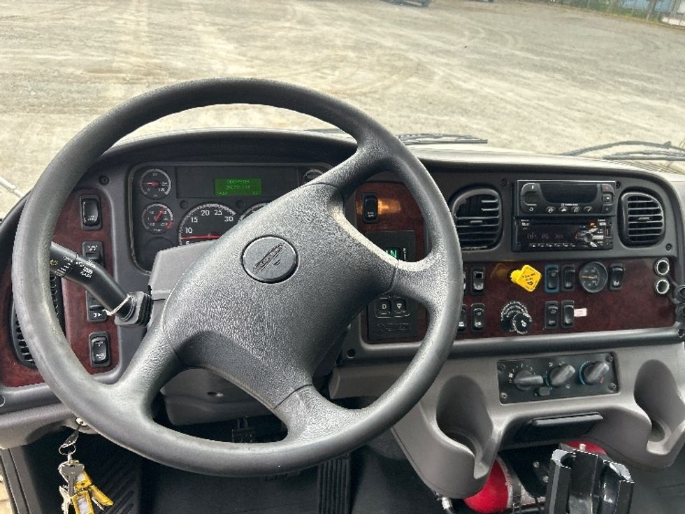 Refrigerated Truck-Light and Medium Duty Trucks-Freightliner-2019-M2-Atlanta-GA-202,233\n\t\tmiles-$ 40,000 - Image 16