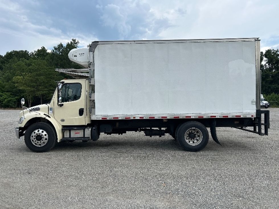 Refrigerated Truck-Light and Medium Duty Trucks-Freightliner-2019-M2-Atlanta-GA-202,233\n\t\tmiles-$ 40,000 - Image 4