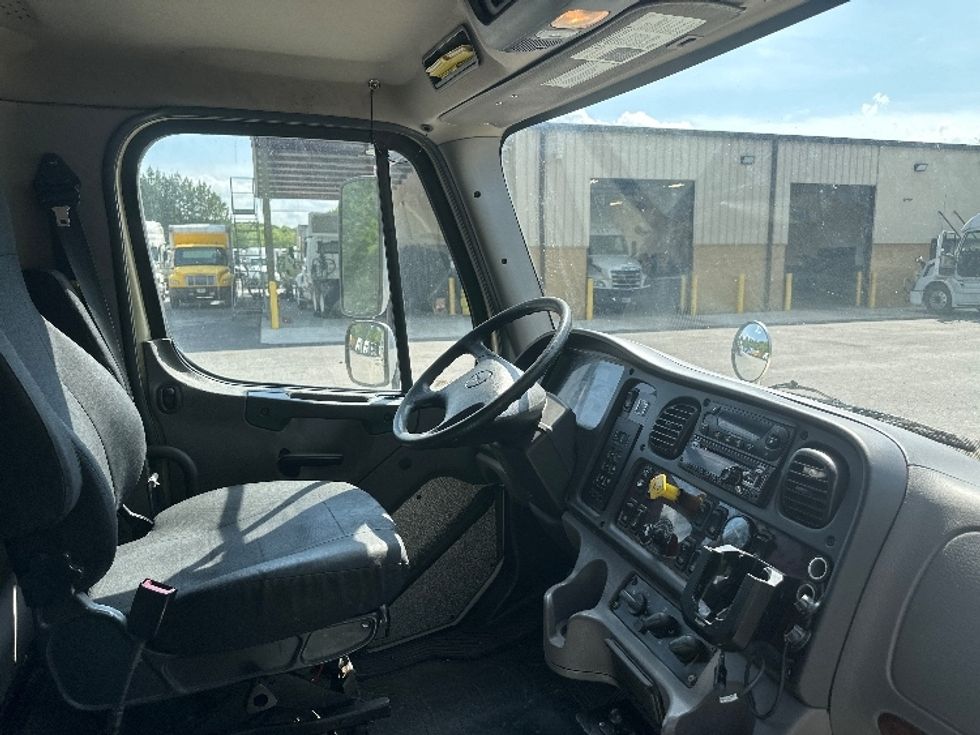2019 Freightliner M2 106 Medium Duty photo 18