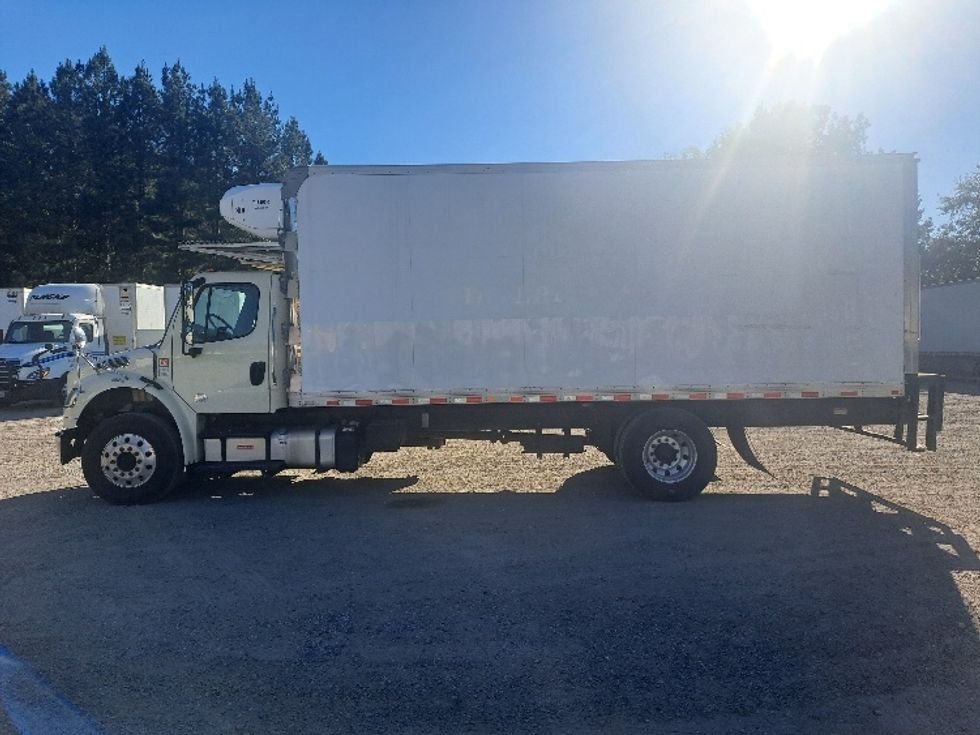 Refrigerated Truck-Light and Medium Duty Trucks-Freightliner-2019-M2-Atlanta-GA-258,270\n\t\tmiles-$ 34,500 - Image 4