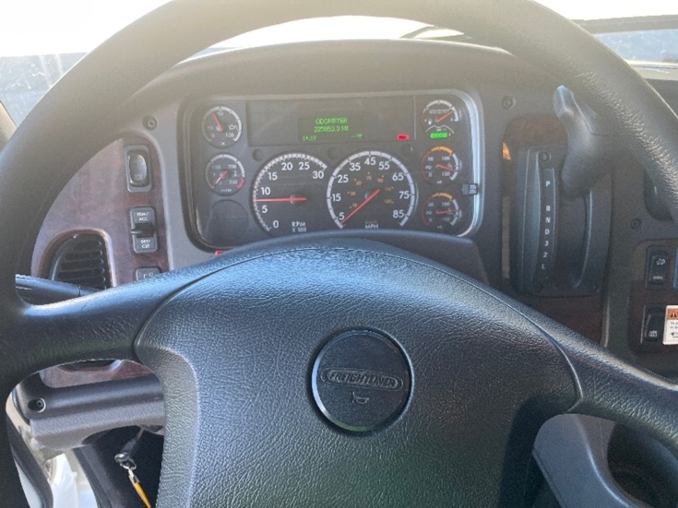 Refrigerated Truck-Light and Medium Duty Trucks-Freightliner-2019-M2-Auburn-MA-245,211\n\t\tmiles-$ 45,750 - Image 25