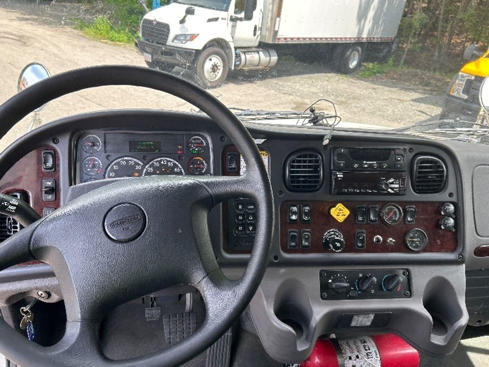Refrigerated Truck-Light and Medium Duty Trucks-Freightliner-2019-M2-Auburn-MA-261,163\n\t\tmiles-$ 48,500 - Image 18