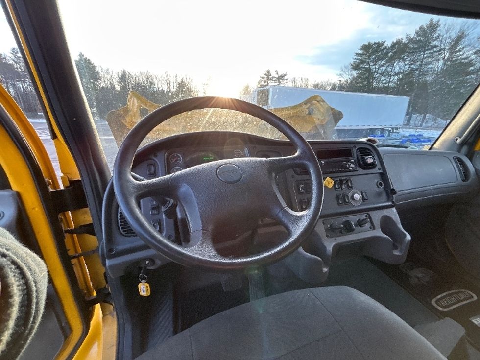 Refrigerated Truck-Light and Medium Duty Trucks-Freightliner-2019-M2-Auburn-ME-256,550\n\t\tmiles-$ 29,000 - Image 16