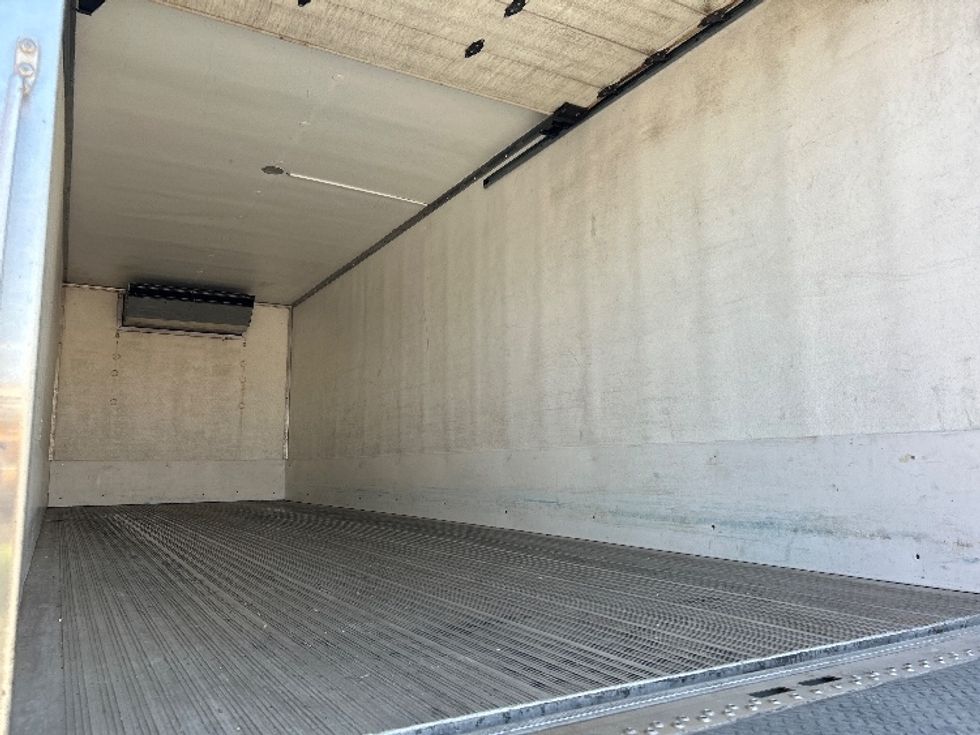Refrigerated Truck-Light and Medium Duty Trucks-Freightliner-2019-M2-Austin-TX-227,297\n\t\tmiles-$ 54,250 - Image 12