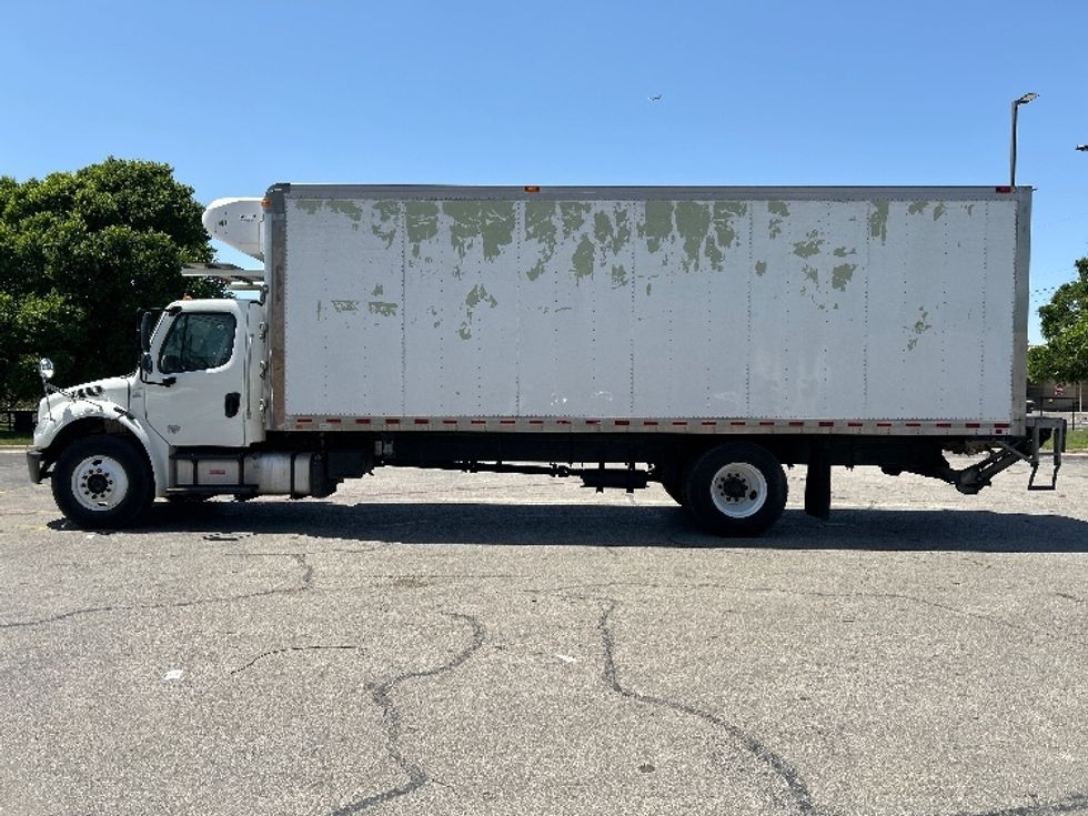 Refrigerated Truck-Light and Medium Duty Trucks-Freightliner-2019-M2-Austin-TX-227,297\n\t\tmiles-$ 54,250 - Image 4