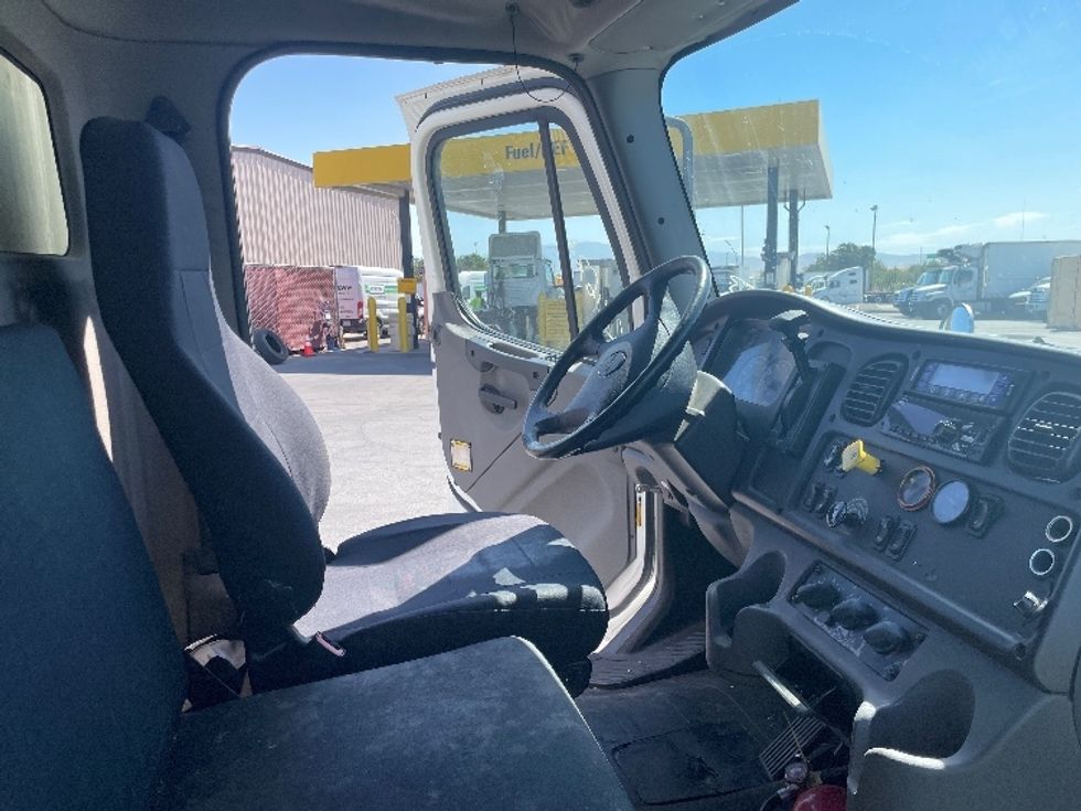 Refrigerated Truck-Light and Medium Duty Trucks-Freightliner-2019-M2-Bakersfield-CA-194,064\n\t\tmiles-$ 56,500 - Image 22