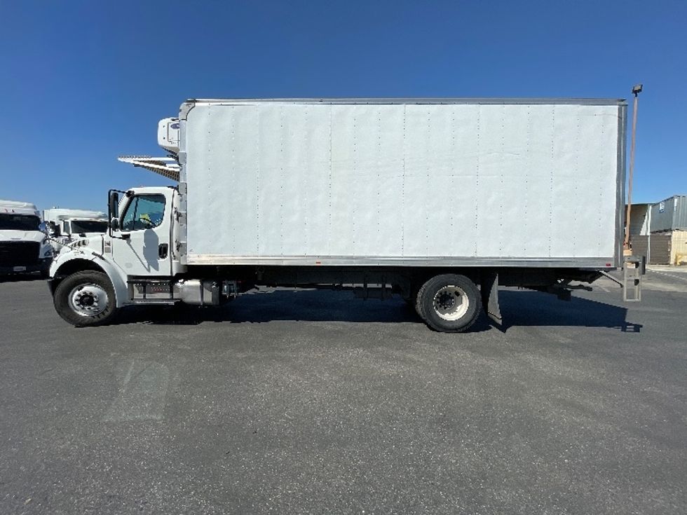Refrigerated Truck-Light and Medium Duty Trucks-Freightliner-2019-M2-Bakersfield-CA-194,064\n\t\tmiles-$ 56,500 - Image 4