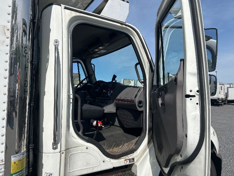 Refrigerated Truck-Light and Medium Duty Trucks-Freightliner-2019-M2-Belcamp-MD-237,902\n\t\tmiles-$ 41,500 - Image 20