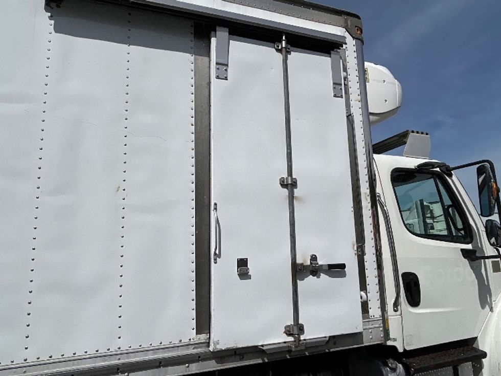 Refrigerated Truck-Light and Medium Duty Trucks-Freightliner-2019-M2-Belcamp-MD-237,902\n\t\tmiles-$ 41,500 - Image 26