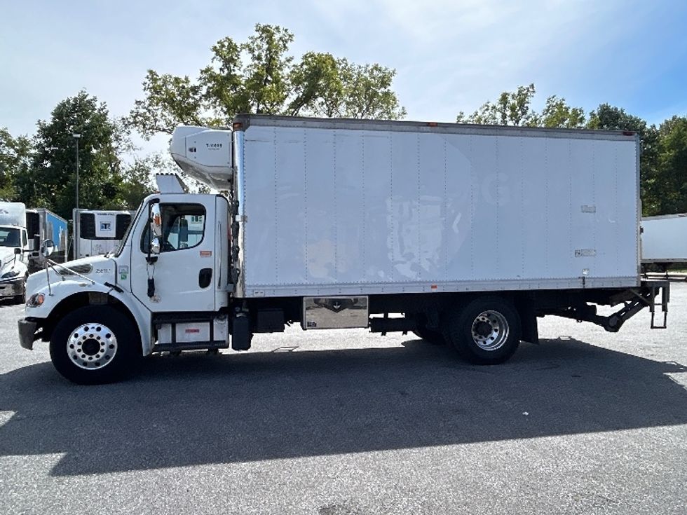 Refrigerated Truck-Light and Medium Duty Trucks-Freightliner-2019-M2-Belcamp-MD-237,902\n\t\tmiles-$ 41,500 - Image 4