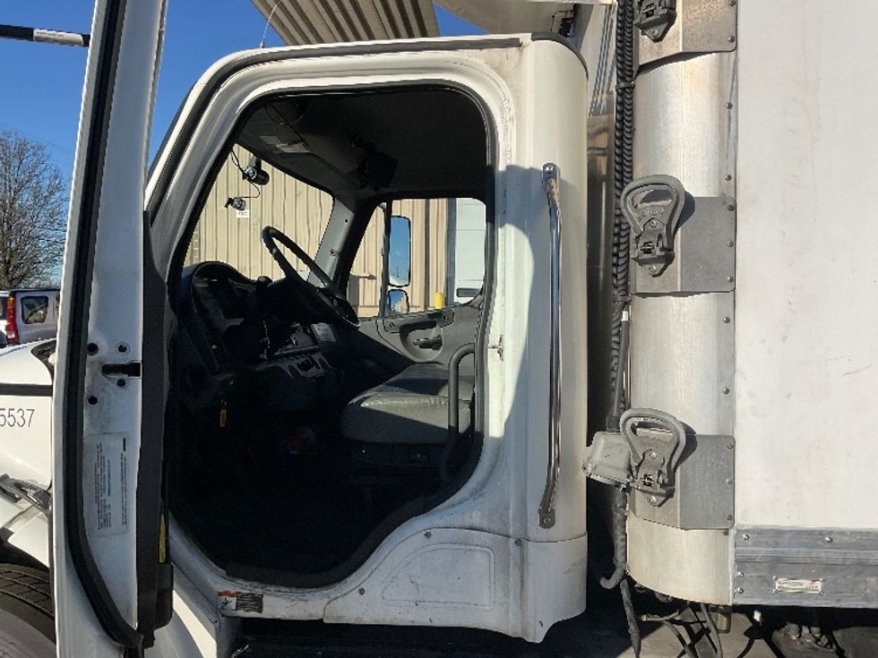 Refrigerated Truck-Light and Medium Duty Trucks-Freightliner-2019-M2-Bethlehem-PA-312,319\n\t\tmiles-$ 39,750 - Image 16