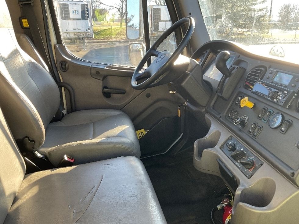 Refrigerated Truck-Light and Medium Duty Trucks-Freightliner-2019-M2-Bethlehem-PA-312,319\n\t\tmiles-$ 39,750 - Image 22