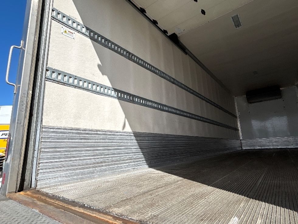 Refrigerated Truck-Light and Medium Duty Trucks-Freightliner-2019-M2-Braintree-MA-110,592\n\t\tmiles-$ 69,500 - Image 11