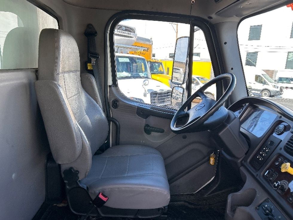 Refrigerated Truck-Light and Medium Duty Trucks-Freightliner-2019-M2-Braintree-MA-110,592\n\t\tmiles-$ 69,500 - Image 22