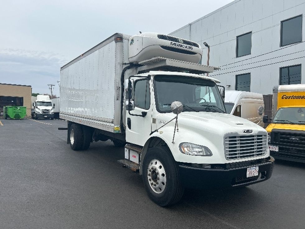 Refrigerated Truck-Light and Medium Duty Trucks-Freightliner-2019-M2-Braintree-MA-170,405\n\t\tmiles-$ 36,750 - Image 1