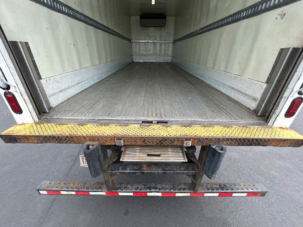 Refrigerated Truck-Light and Medium Duty Trucks-Freightliner-2019-M2-Braintree-MA-170,405\n\t\tmiles-$ 36,750 - Image 10