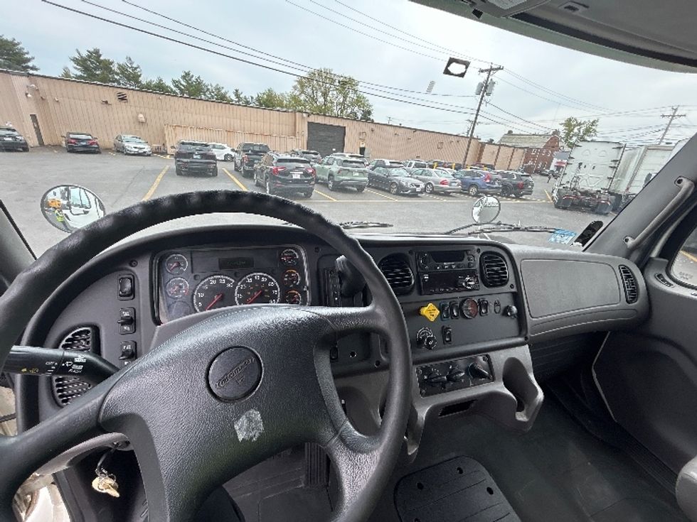 Refrigerated Truck-Light and Medium Duty Trucks-Freightliner-2019-M2-Braintree-MA-170,405\n\t\tmiles-$ 36,750 - Image 18
