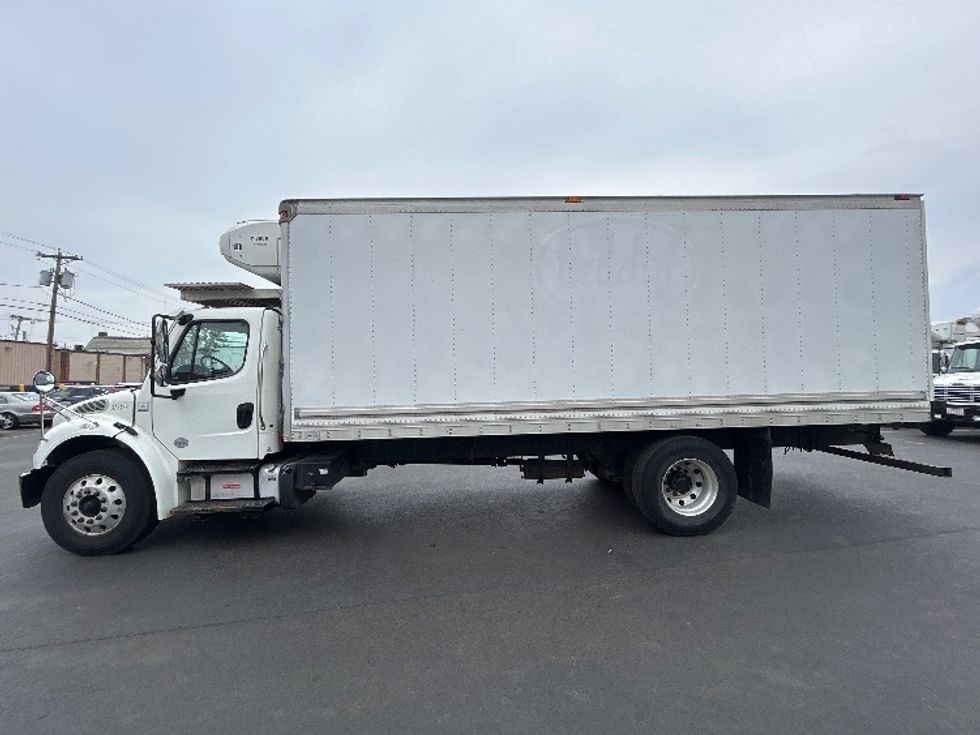 Refrigerated Truck-Light and Medium Duty Trucks-Freightliner-2019-M2-Braintree-MA-170,405\n\t\tmiles-$ 36,750 - Image 4