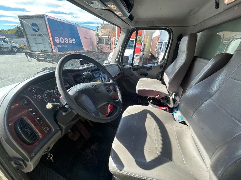 Refrigerated Truck-Light and Medium Duty Trucks-Freightliner-2019-M2-Braintree-MA-186,906\n\t\tmiles-$ 47,750 - Image 17