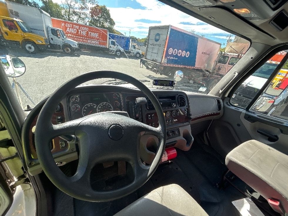Refrigerated Truck-Light and Medium Duty Trucks-Freightliner-2019-M2-Braintree-MA-186,906\n\t\tmiles-$ 47,750 - Image 18