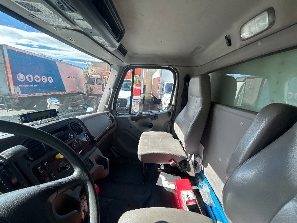 Refrigerated Truck-Light and Medium Duty Trucks-Freightliner-2019-M2-Braintree-MA-186,906\n\t\tmiles-$ 47,750 - Image 19
