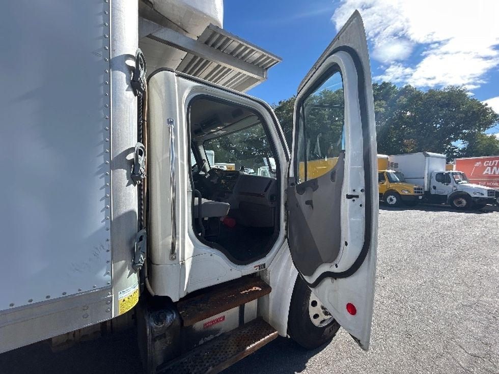 Refrigerated Truck-Light and Medium Duty Trucks-Freightliner-2019-M2-Braintree-MA-186,906\n\t\tmiles-$ 47,750 - Image 20