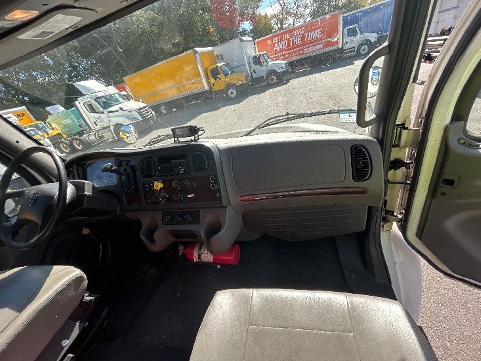 Refrigerated Truck-Light and Medium Duty Trucks-Freightliner-2019-M2-Braintree-MA-186,906\n\t\tmiles-$ 47,750 - Image 21