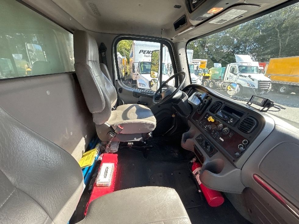 Refrigerated Truck-Light and Medium Duty Trucks-Freightliner-2019-M2-Braintree-MA-186,906\n\t\tmiles-$ 47,750 - Image 22