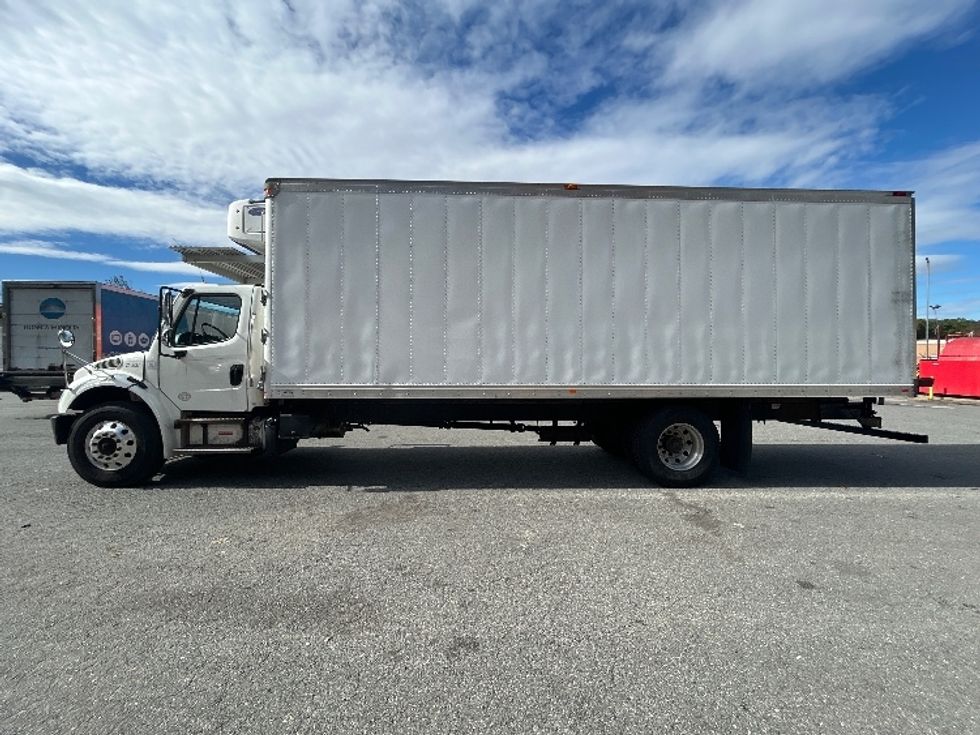 Refrigerated Truck-Light and Medium Duty Trucks-Freightliner-2019-M2-Braintree-MA-186,906\n\t\tmiles-$ 47,750 - Image 4