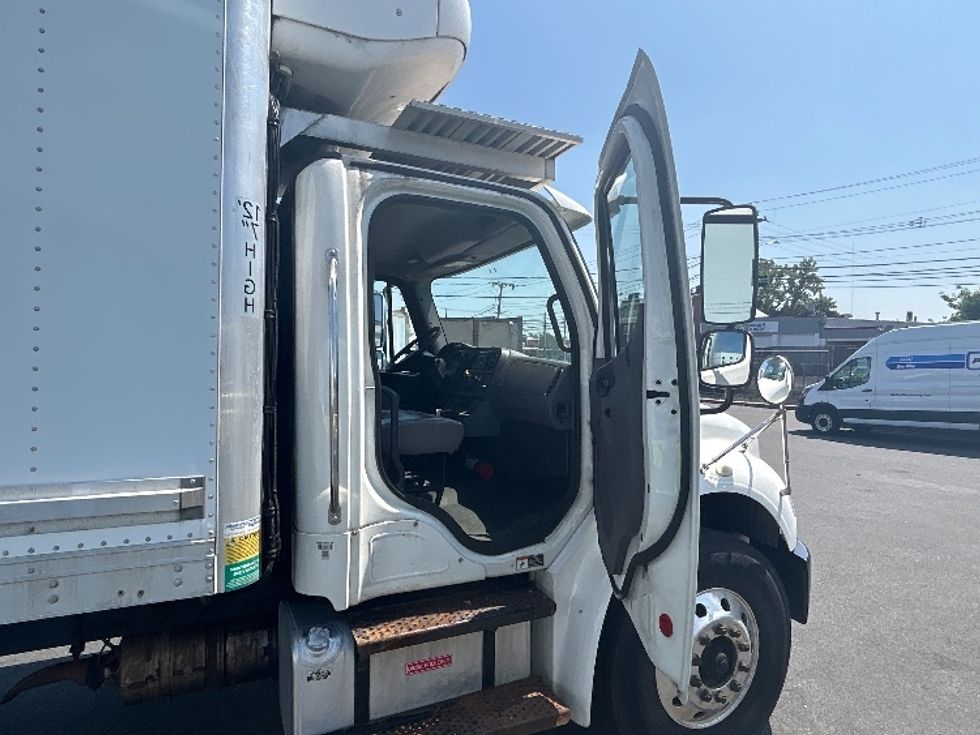 Refrigerated Truck-Light and Medium Duty Trucks-Freightliner-2019-M2-Braintree-MA-187,699\n\t\tmiles-$ 39,000 - Image 20