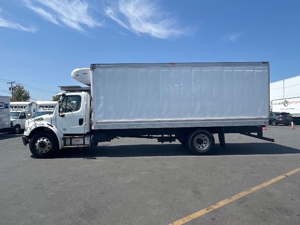 Refrigerated Truck-Light and Medium Duty Trucks-Freightliner-2019-M2-Braintree-MA-187,699\n\t\tmiles-$ 39,000 - Image 4