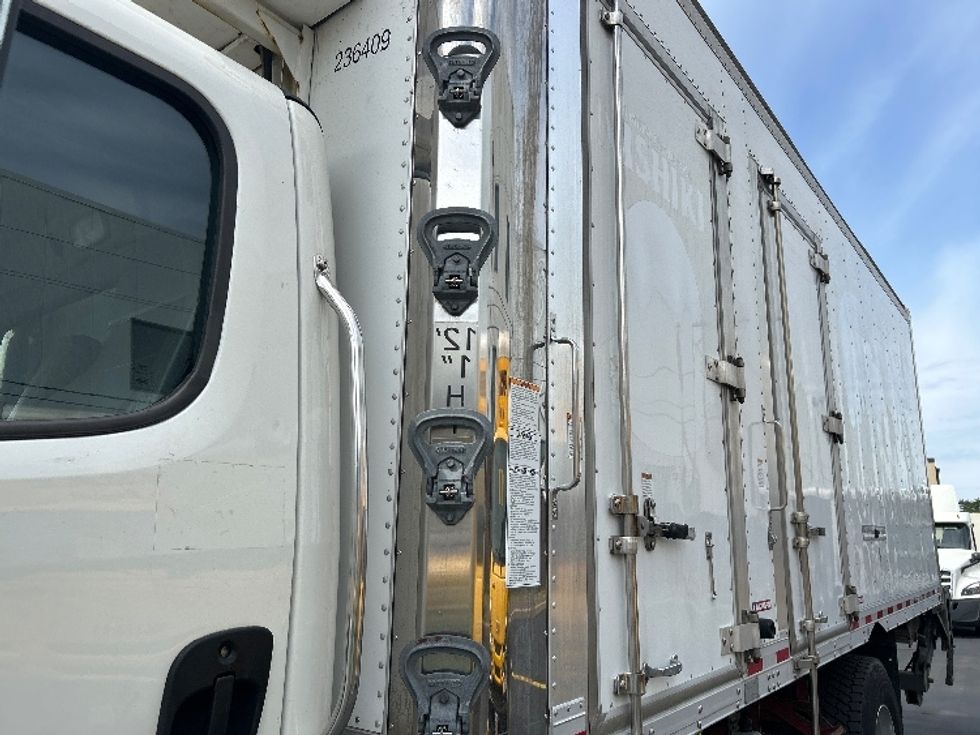 Refrigerated Truck-Light and Medium Duty Trucks-Freightliner-2019-M2-Braintree-MA-230,624\n\t\tmiles-$ 39,500 - Image 25