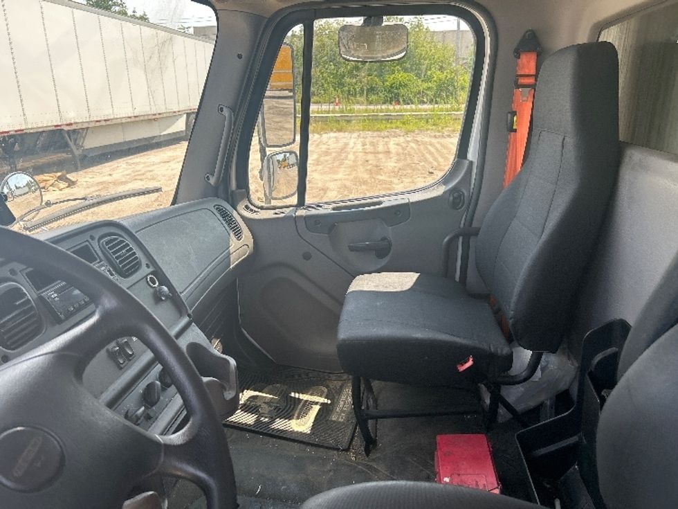 Refrigerated Truck-Light and Medium Duty Trucks-Freightliner-2019-M2-Braintree-MA-243,657\n\t\tmiles-$ 31,500 - Image 19